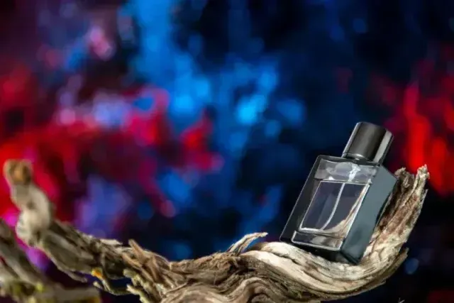 Jak rozpoznać oryginalne perfumy Versace?